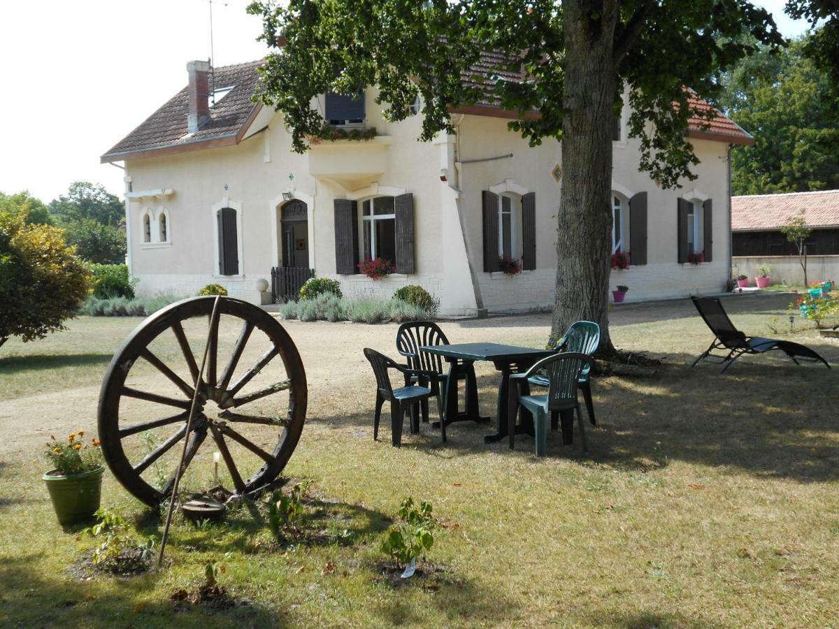 Chambres D'Hotes Villa Capsylvaine Captieux ภายนอก รูปภาพ